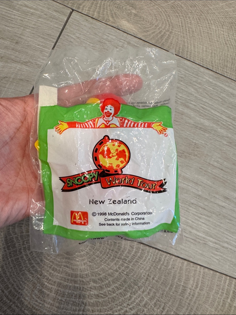 McDonald's Snoopy World Tour 1998 New Zealand Toy